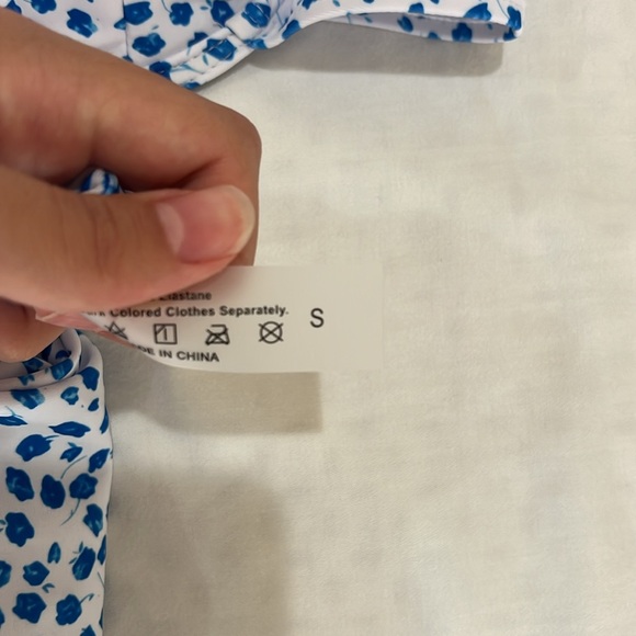 Size small, Blue floral bikini (top + bottom) NEVER WORN - Picture 5 of 7